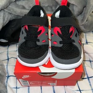 Brand new in Box NIKE running shoes for toddlers 6C